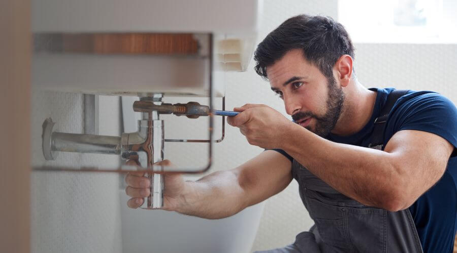 Water heater thermostat replacement in Recluse, WY